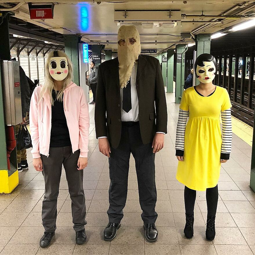 A Photographer Takes Pictures Of Random People On The Subway And The Result Is Incredible