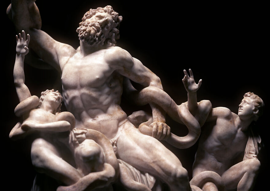 I Made A Thought-Provoking Short Film Showing The Collapse Of Ancient Greek And Roman Statues