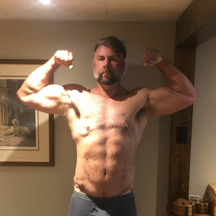 Guy Loses Half Of His Body Weight After Surviving A Near-Fatal Heart Attack And Looks Unrecognizable