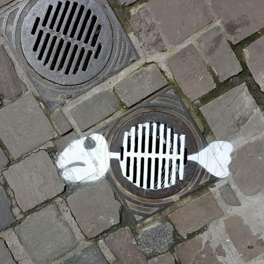 Fishbone... #oakoak #streetart #fishbone #urbanart #urban #art #graff #graffiti #stencil #dead