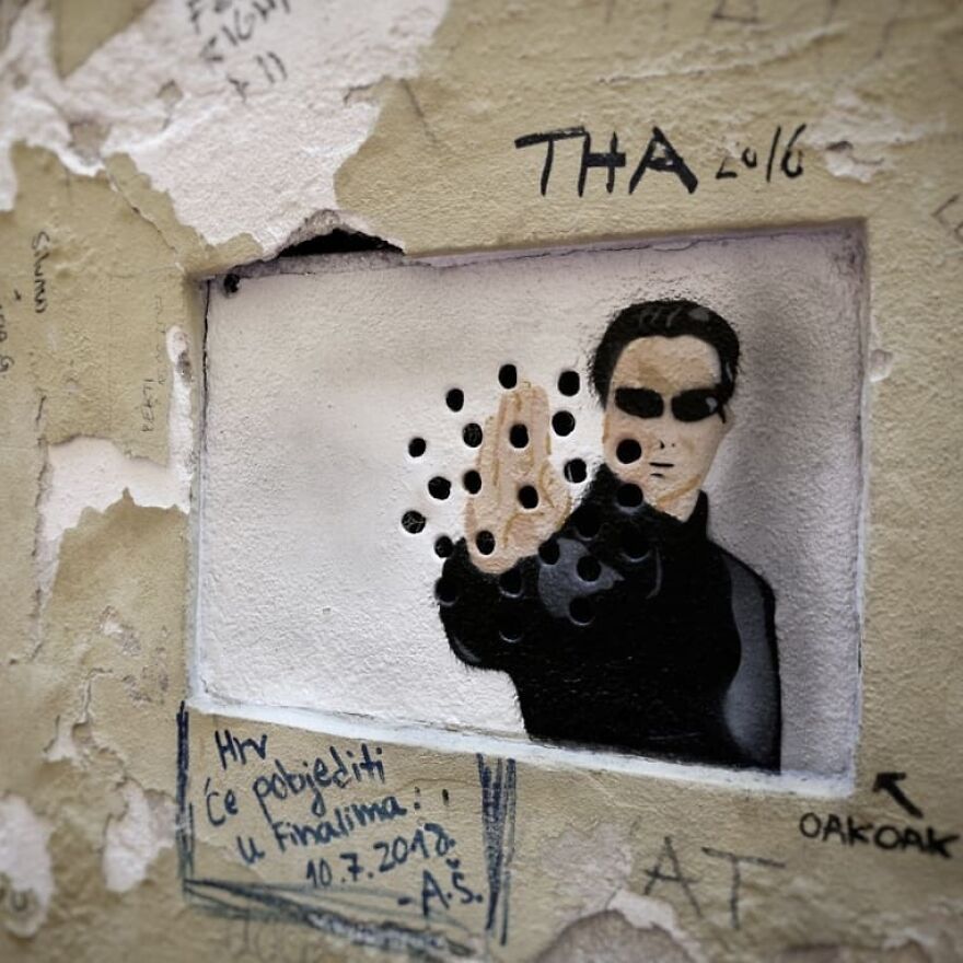 Matrix In Zagreb
#matrix #movie #neo #oakoak #urban #streetart #street #wall #stencil #urbanintervention #intervention #art #graffiti #graff #fun #funny #pochoir