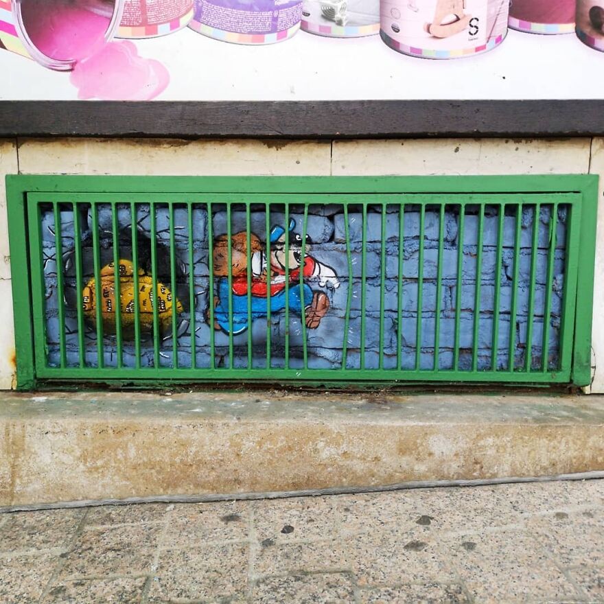 No Fortress Is Impregnable
in Zagreb For @okoloaround Festival.
#oakoak #streetart #urbanart #oaky #graffityart #urban #thebeagleboys #rapetout #urbanintervention
#mtn94 #art #fun #funny #graff #oak #street #wall #wallporn #montana94 #disney