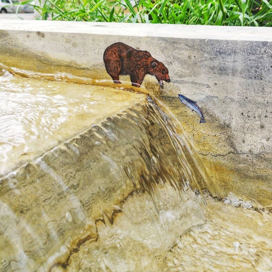 Urban Wild Life
#oakoak #urban #streetart #urbanart #oaky #bear #small #petit #saumon #water #cascade #river #riviere #art #eau #wild #sauvage #ours ##stencil #stencilart #graff #mtn94 #montanacolors