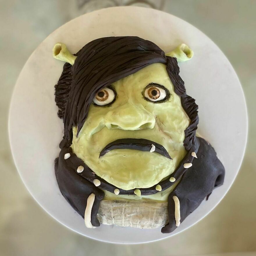 It’s Not A Phase, Donkey.
.
.
emo Shrek Here Is A Red Velvet Cake! Video Coming Soon :) Thank You @a.verniani For The Idea 🥀😔
.
.
#cake #cakedecorating #shrek #shrekmemes #emoshrek #emo #cakeart #cakeartist #cakesofinstagram #baking #bakersofinstagram #bakingthursdays