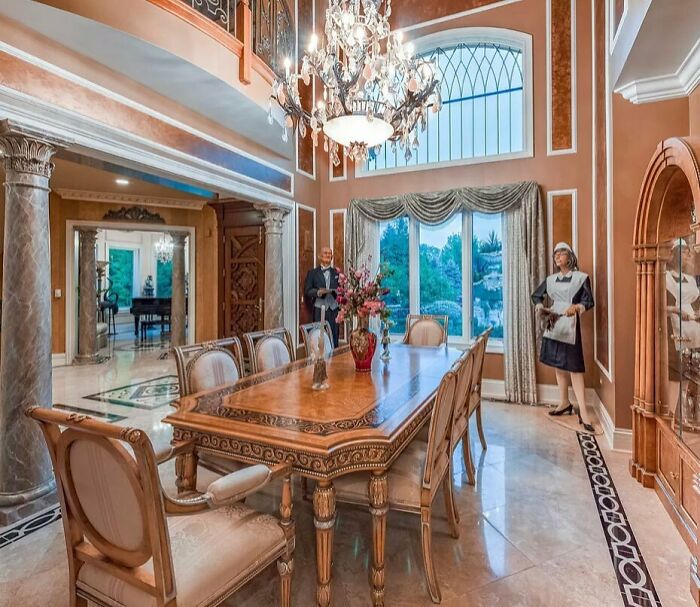 Nothing Says Opulence Quite Like Life Size Mannequins