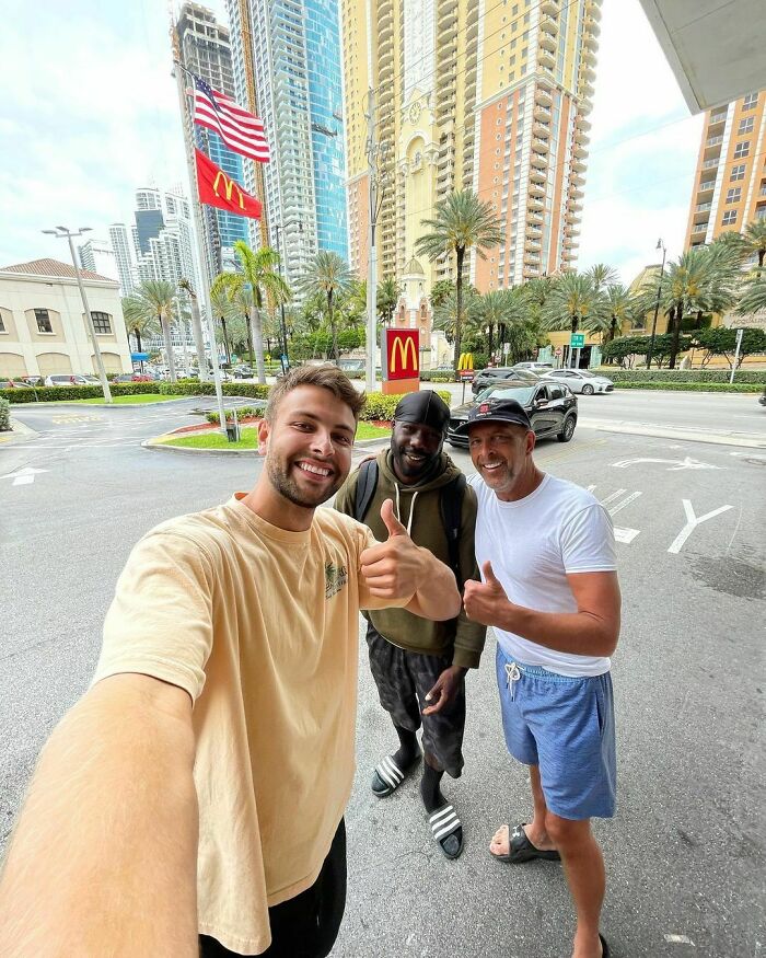 TikToker Takes On The Challenge Of Becoming Best Friends With A Stranger For A Day, Changes The Life Of A Homeless Man TikToker Takes On The Challenge Of Becoming Best Friends With A Stranger For A Day, Changes The Life Of A Homeless Man