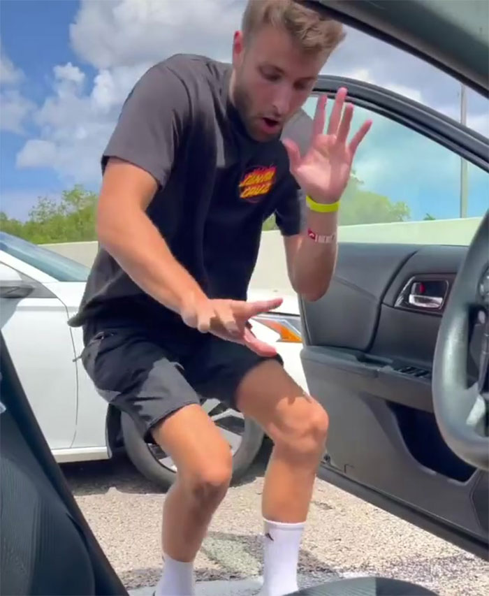 TikToker Takes On The Challenge Of Becoming Best Friends With A Stranger For A Day, Changes The Life Of A Homeless Man TikToker Takes On The Challenge Of Becoming Best Friends With A Stranger For A Day, Changes The Life Of A Homeless Man