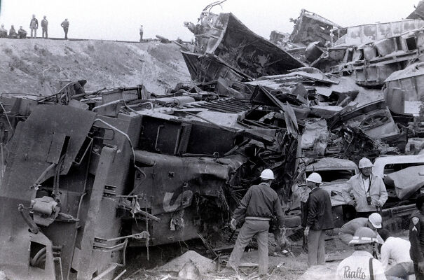 El-Cajon-Pass-Train-Wreck-606ad2bbb327e.jpg