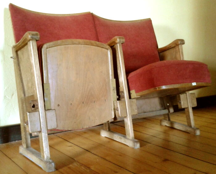 I Was Lucky To Just Come By When A Man Was Piling Up Old Things On The Street For Bulky Waste. Five Minutes Later This Would Have Been Gone!