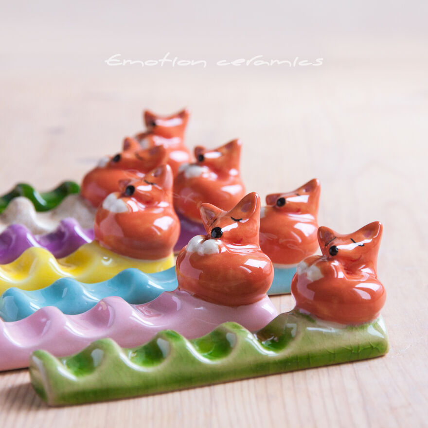 Brush Holder With Sleepy Fox