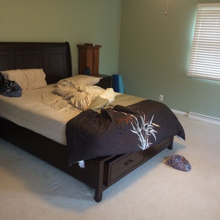 My Parents Were Hoarders, So This Is As Bad As It Gets For Me