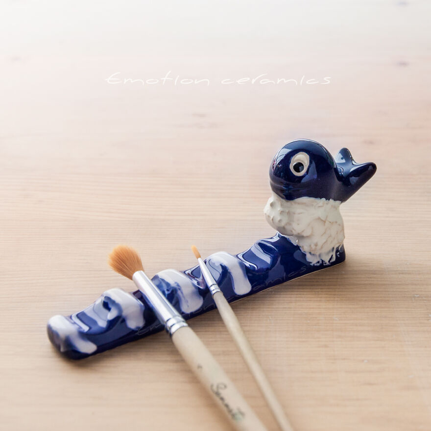 Brush Holder With Whale