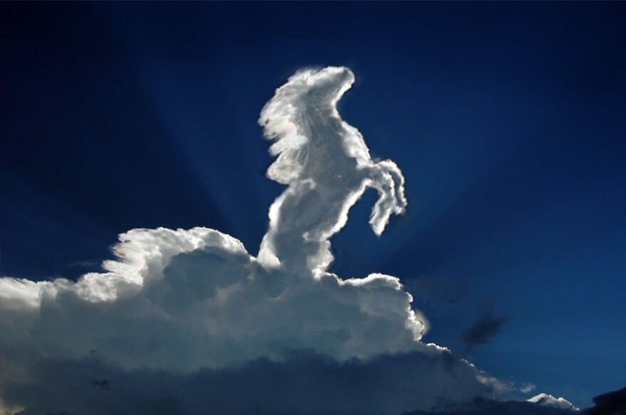 If You See Figures In Clouds, You Need To Know The Creativity Of These Artists