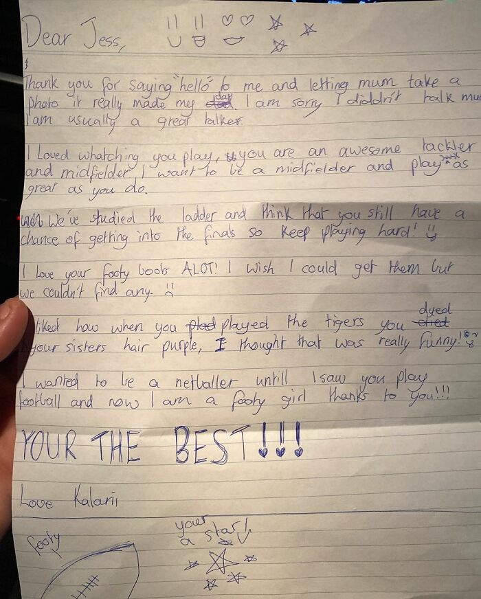 Girl's Idol Visits Her Instead Of Answering Her Heartwarming Letter