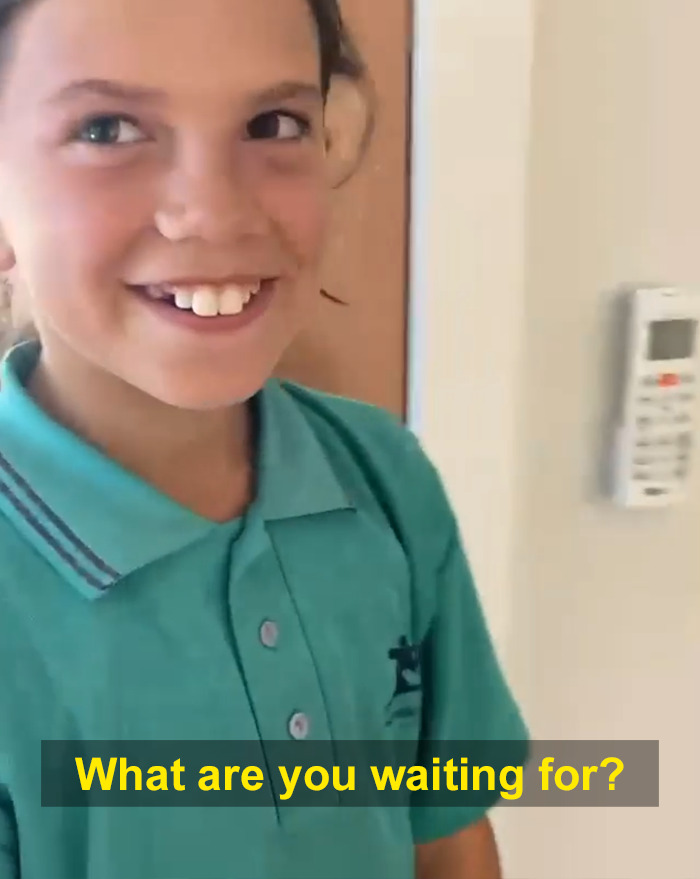 Girl's Idol Visits Her Instead Of Answering Her Heartwarming Letter