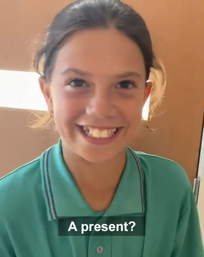 Girl's Idol Visits Her Instead Of Answering Her Heartwarming Letter