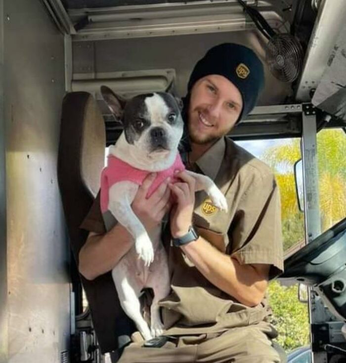 UPS-Delivery-Driver-Meets-Dogs