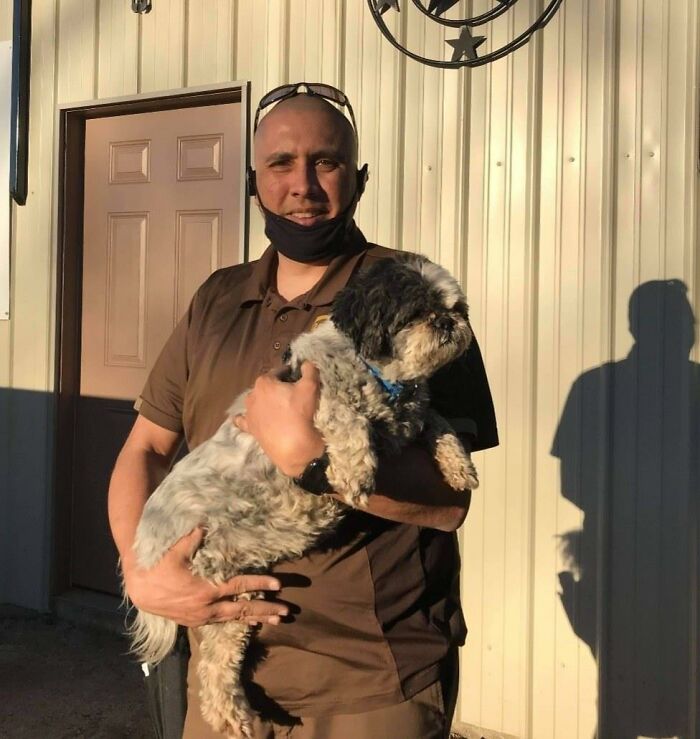 UPS-Delivery-Driver-Meets-Dogs