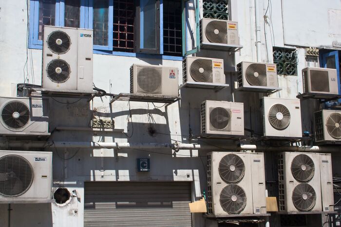 Someone Asks People To Share Conspiracy Theories That They Actually Believe In, Here Are 30 Answers