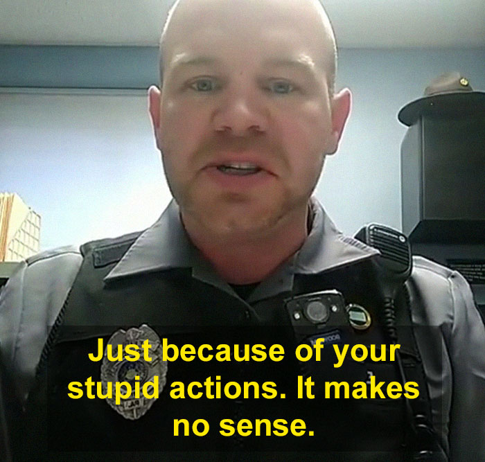 In This Viral Thread, This Policeman Calls Out Lazy Cops Who Pretend To 'Mistake' Guns For Tasers In This Viral Thread, This Policeman Calls Out Lazy Cops Who Pretend To 'Mistake' Guns For Tasers
