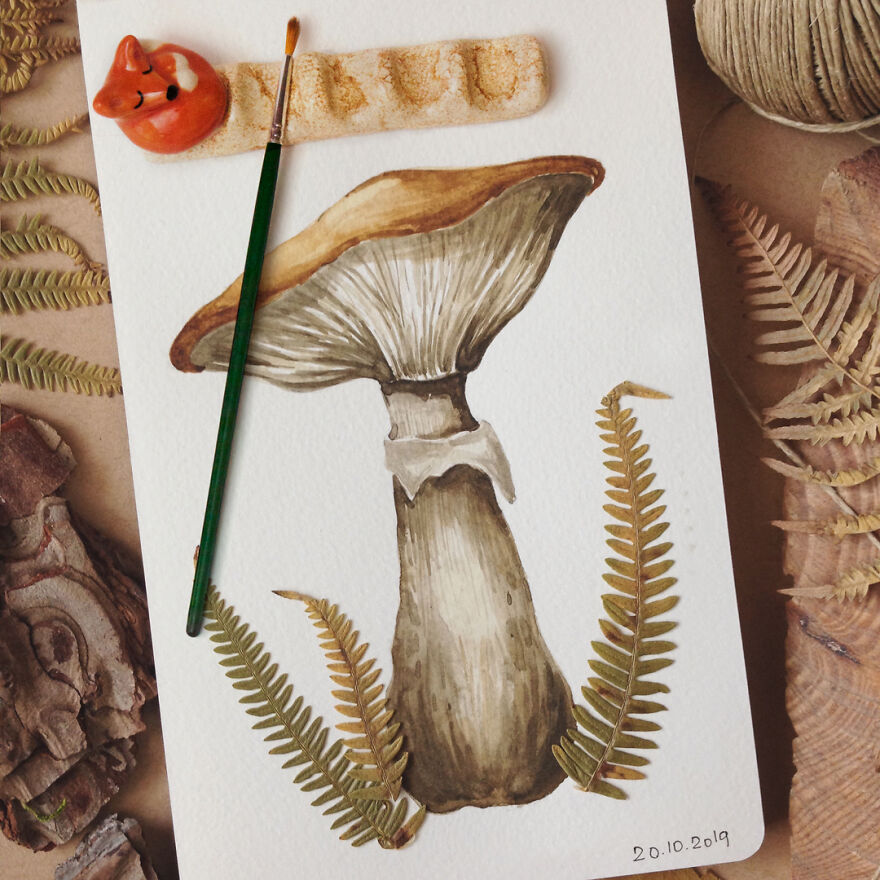 Brush Holder With Sleepy Fox