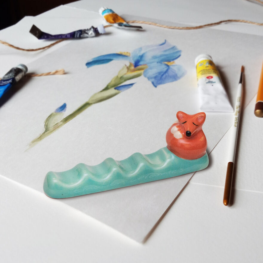 Brush Holder With Sleepy Fox