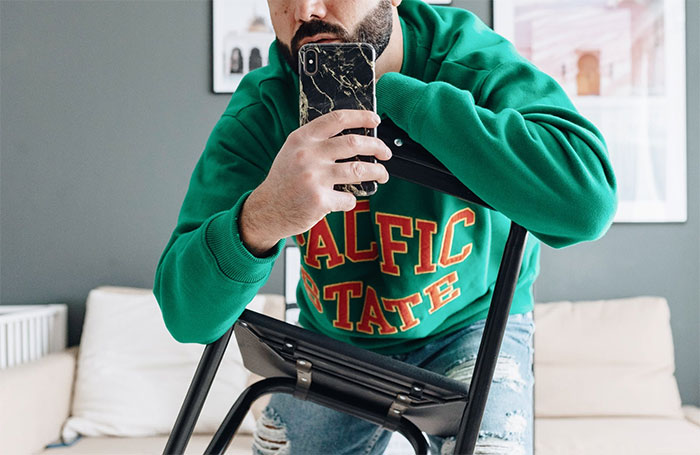 Woman Exposes Her Influencer Boyfriend's Lies, Wonders If She Did The Right Thing Woman Exposes Her Influencer Boyfriend's Lies, Wonders If She Did The Right Thing