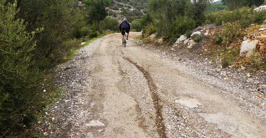 I Explored Poikilo Mountain In Attica Greece (17 Pics)