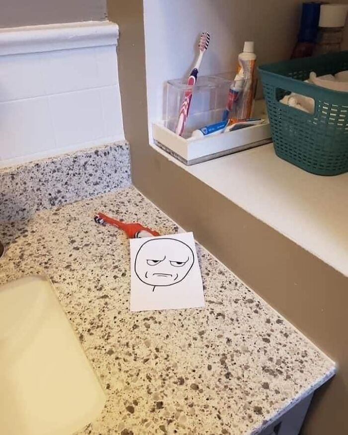 Mom Finds A Hilarious Way To Deal With Her Kids' Mess Without Nagging Them, Other Parents Share Their Tactics Too Mom Finds A Hilarious Way To Deal With Her Kids' Mess Without Nagging Them, Other Parents Share Their Tactics Too
