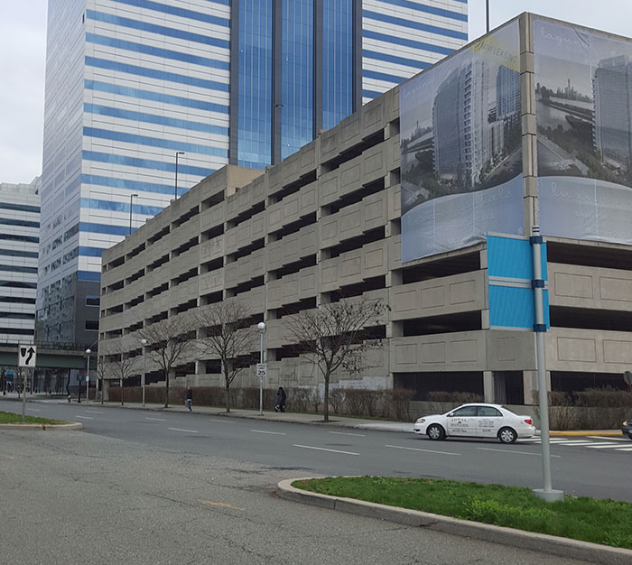 This Parking Deck Looks Like It Has Poor Anti-Aliasing