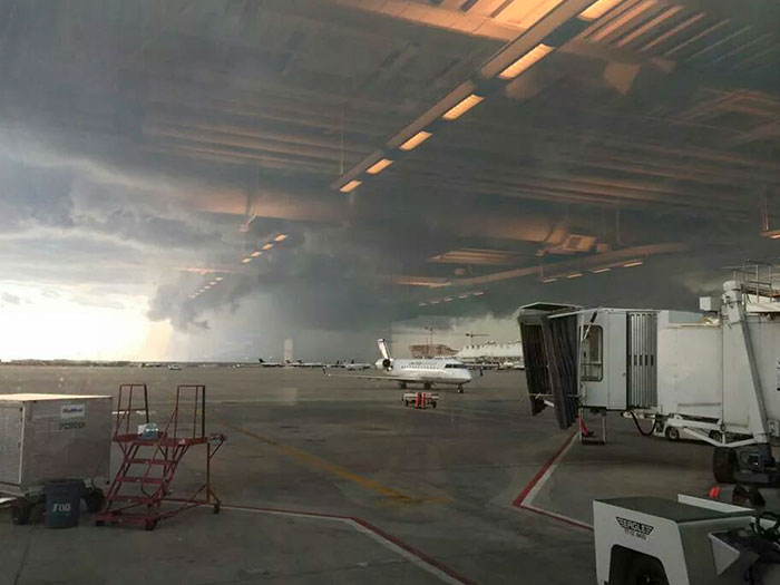 A Picture I Took At The Airport A Few Days Ago, It Looks Really SciFi-ish, Like A Battlestar Galactica Spaceport Or Something (Human Perception Is Fun)