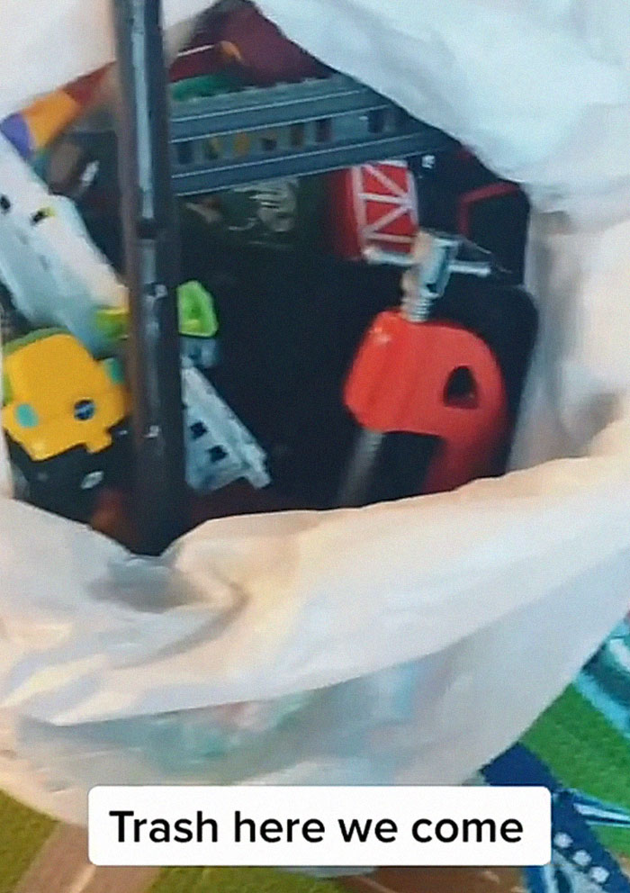 Mom Receives Criticism About The Way She Punished Her Son, So She Explains Her Method Mom Receives Criticism About The Way She Punished Her Son, So She Explains Her Method