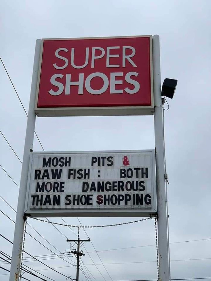 This Town Has A Sign War Going On Between Many Businesses And It's Entertaining The Locals (20 Pics)