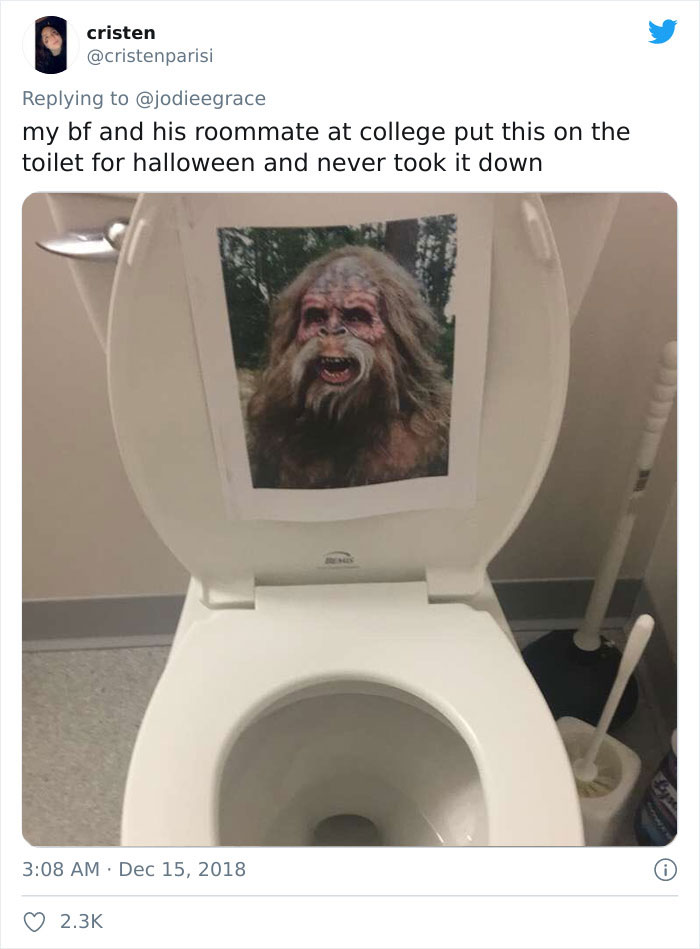 Weirdest-Thing-Boyfriend-Bathroom-Toilet-Twitter