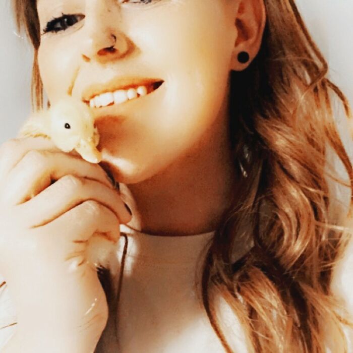 Woman Surprised After A TikTok Hack Worked And She Hatched A Duck From A Supermarket Egg Woman Surprised After A TikTok Hack Worked And She Hatched A Duck From A Supermarket Egg