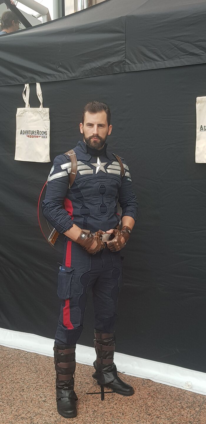 Chris Evans's Doppelganger At Dublin Comic-Con