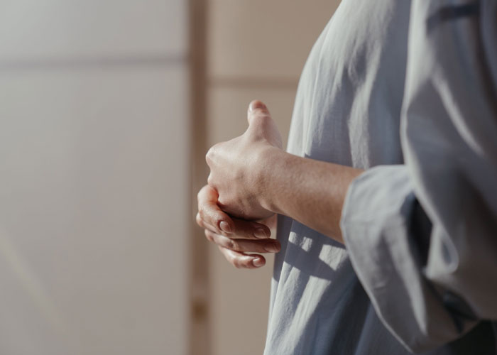 Babysitters Are Sharing The Darkest Secrets They've Uncovered While Working For Seemingly Normal Families (30 Stories)