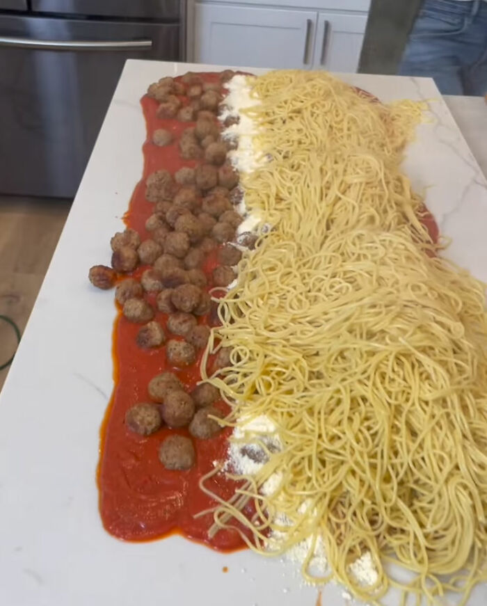The Internet Is Going Bonkers For This Video In Which A Woman Shares Her “Ultimate Spaghetti Trick”