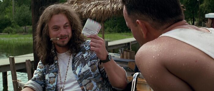 In Forrest Gump (1994), The Dog Tags Worn By Lt Dan Actually Belong To Jack Treese, The Brother In Law Of Gary Sinise. Treese Served In Vietnam. He Died In 2014