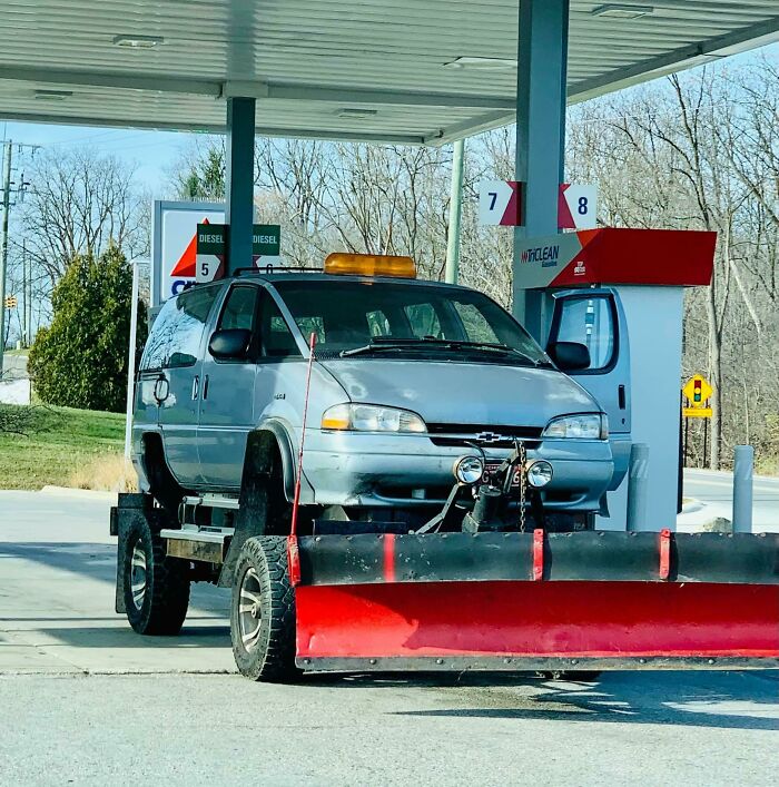 At First Glance It’s A Minivan On A Trailer