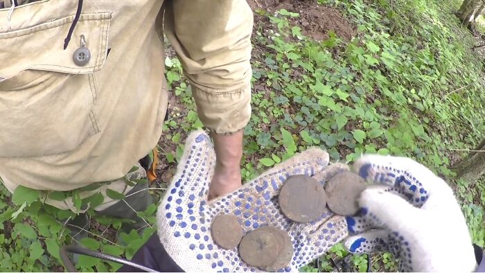 Found A Coin Purse From The 1700s. The Coins Were Buried In The Roots Of The Tree
