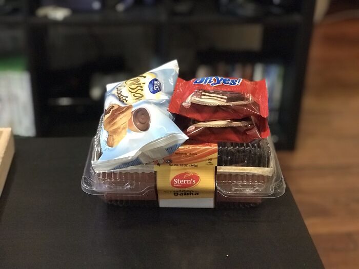 I Had A Really Tough Day At Work Today. When I Got Home, My Upstairs Neighbor Gave Me These To Celebrate The End Of Ramadan. She Had No Idea How Much This Meant To Me