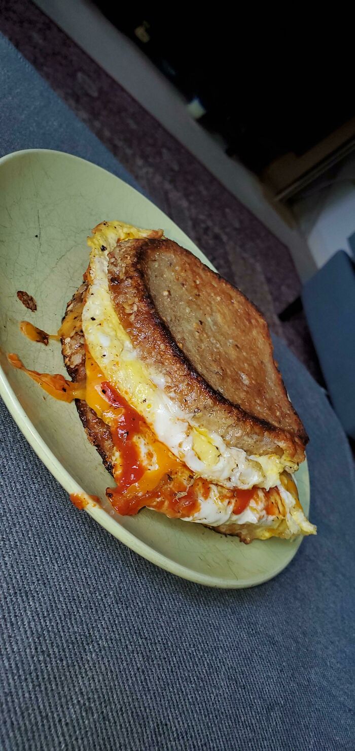 Just Tried That 1 Pan Egg Sandwich Hack But Added Cheese N Ketchup And It Was Probably The Best Egg Sandwich Ive Made