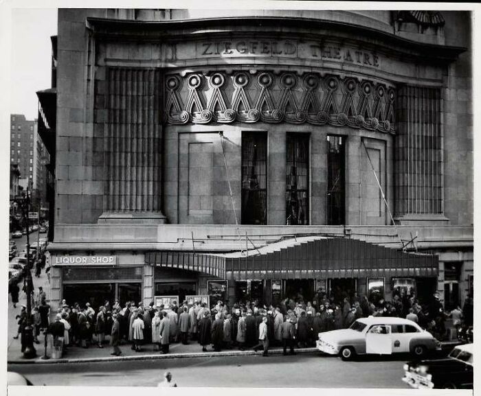 Florenz Ziegfeld Built, Financed By William Randolph Hearst. Designed By Joseph Urban And Thomas A. Lamb. It Became A Movie House In 1933 Until 1944 And Returned To Legit Theatre. In 1955, Nbc Used As Television Studio Until 1963