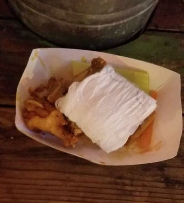 Customer Leaves Dirty Diaper On Restaurant Table For Waitress To Clean