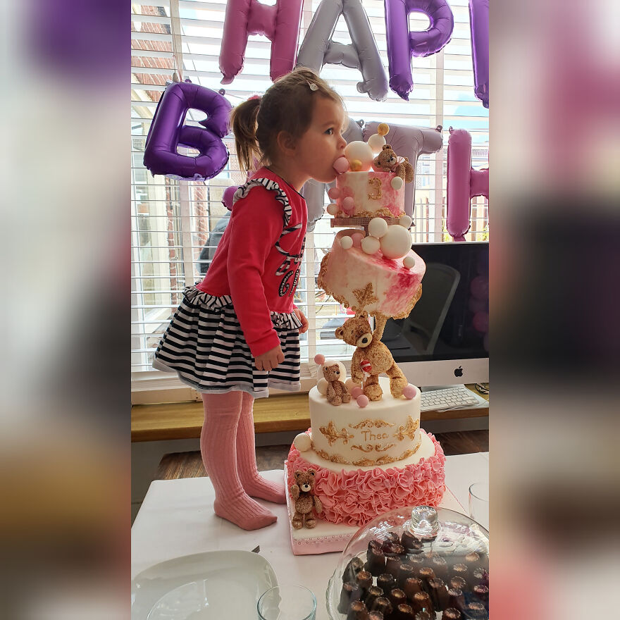 I Made An Antigravity Cake