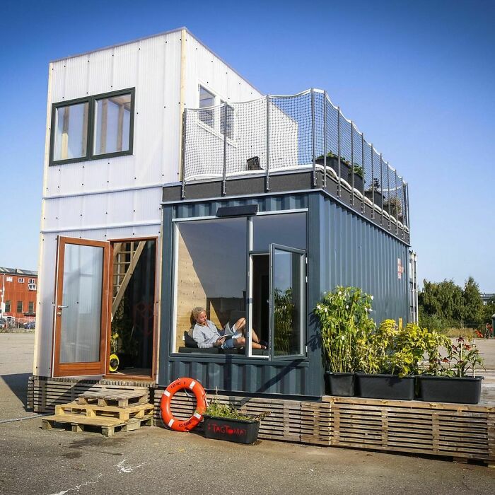 Houses-From-Recycled-Shipping-Containers