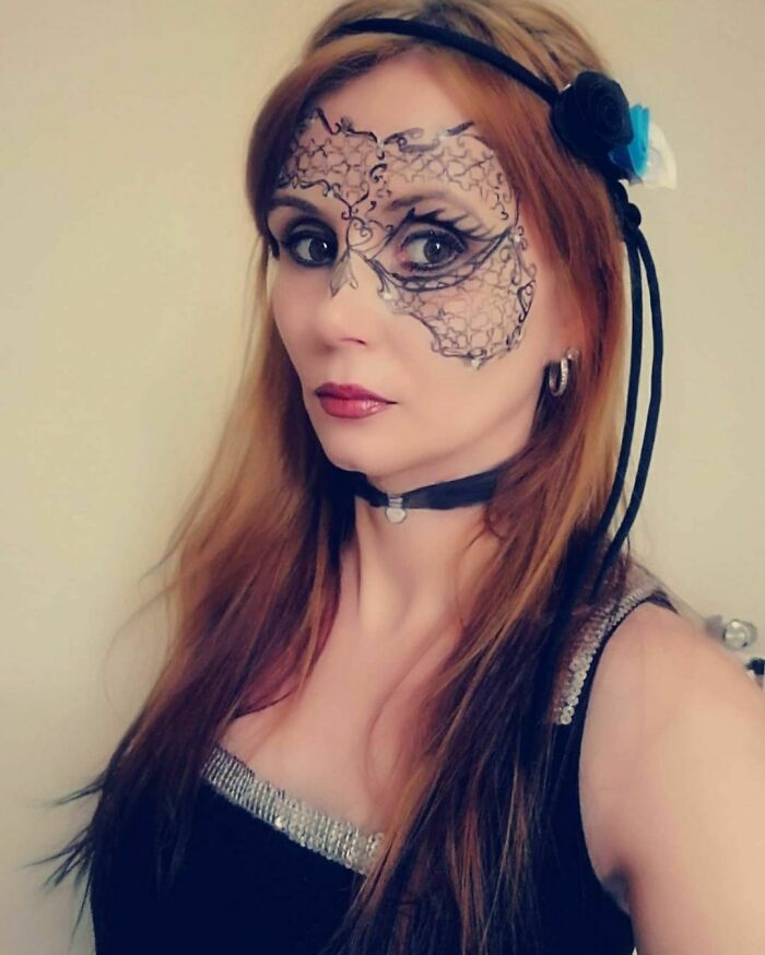 Body-Art-Optical-Illusion-Makeup-Transformations-Movie-Mayhem-Makeup-Emma-Van-De-Peer