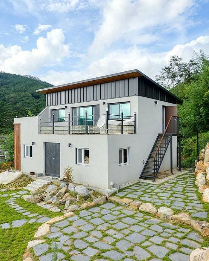 Houses-From-Recycled-Shipping-Containers