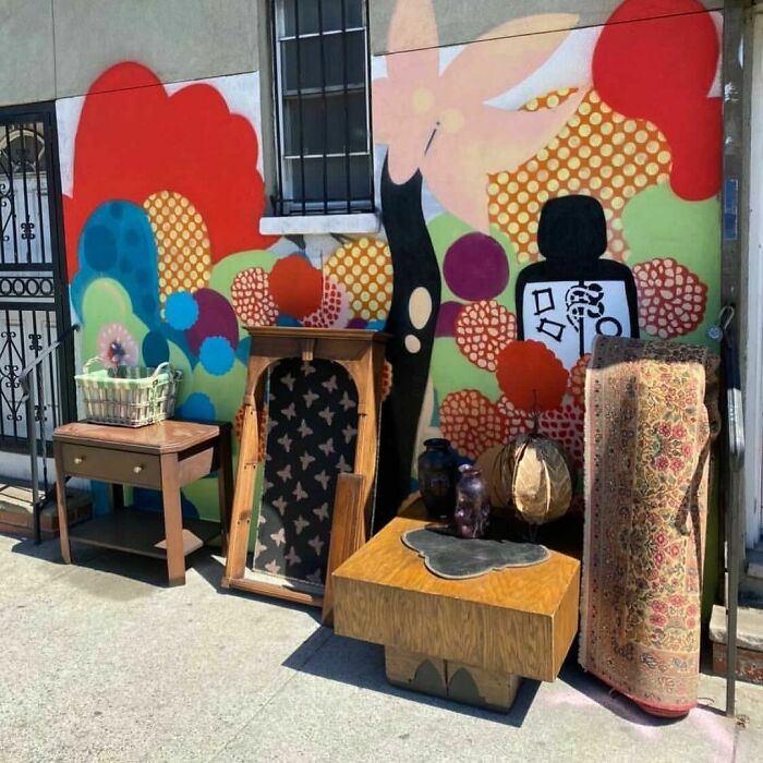 I Want To Stoop The Wall! 1031 Flushing On The Corner Of Flushing And Morgan